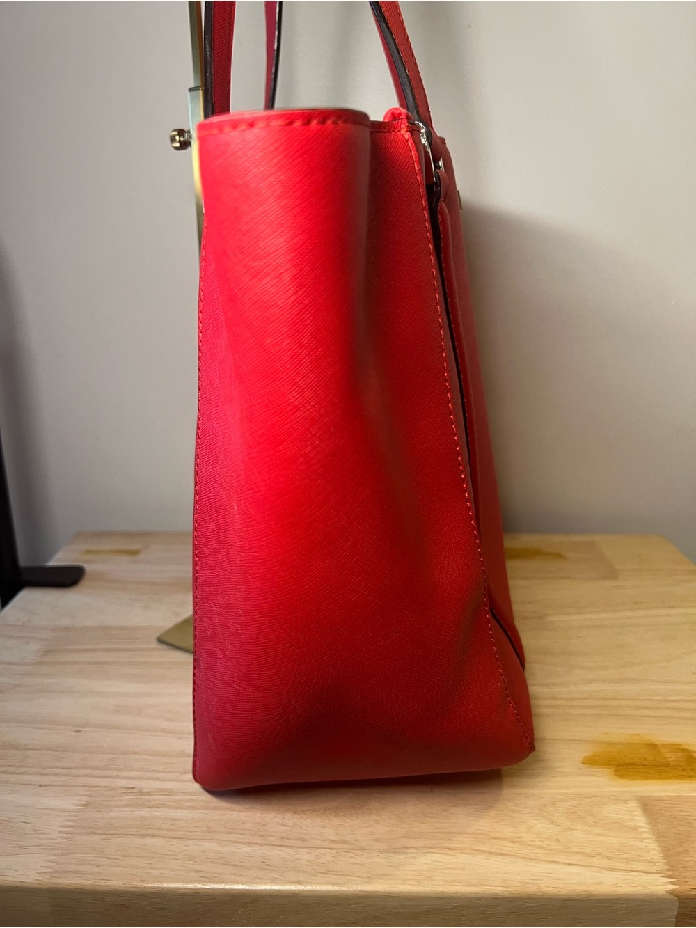 kate spade red leather tote with gold hardware EUC - Picture 4 of 8